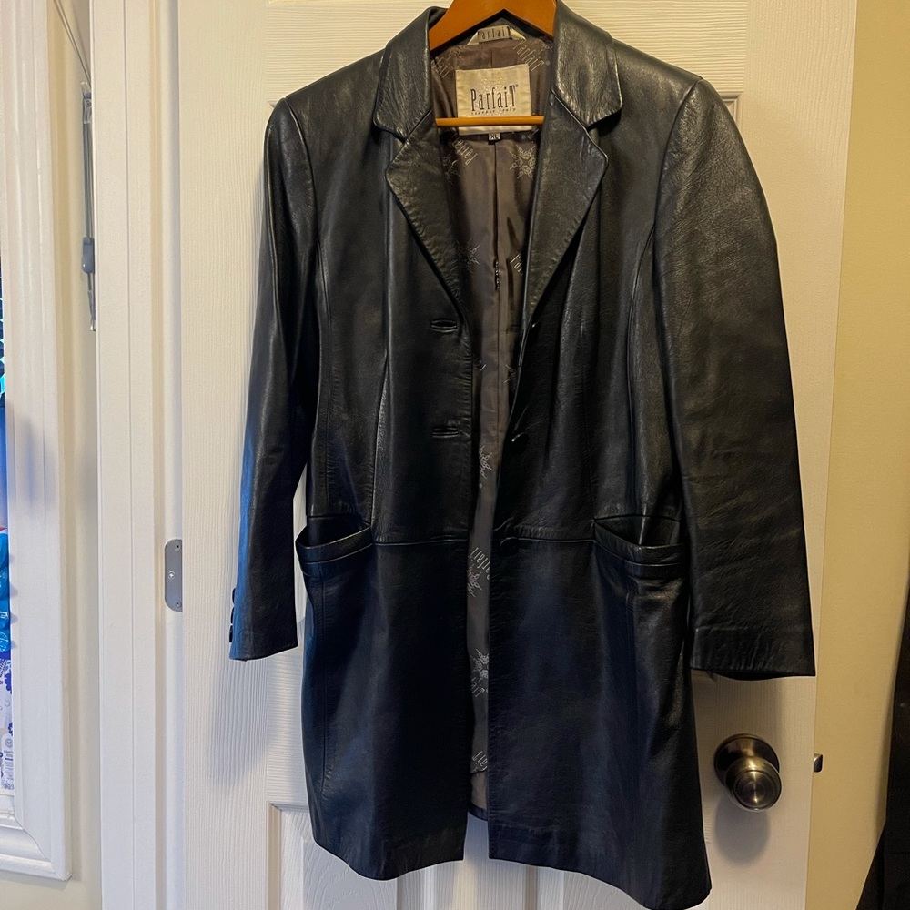 Patchal Women's Black Leather Tailored Button-Front Jacket